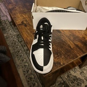 Nike dunk low black white